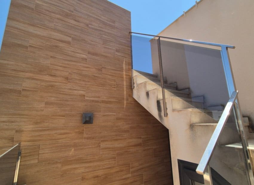 4 makuuhuone Huvila myytävänä paikassa Torrevieja mukana uima-altaan - 785 000 € (Ref: 9987256)