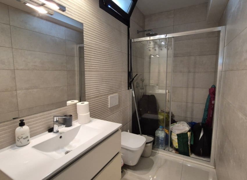 4 makuuhuone Huvila myytävänä paikassa Torrevieja mukana uima-altaan - 785 000 € (Ref: 9987256)