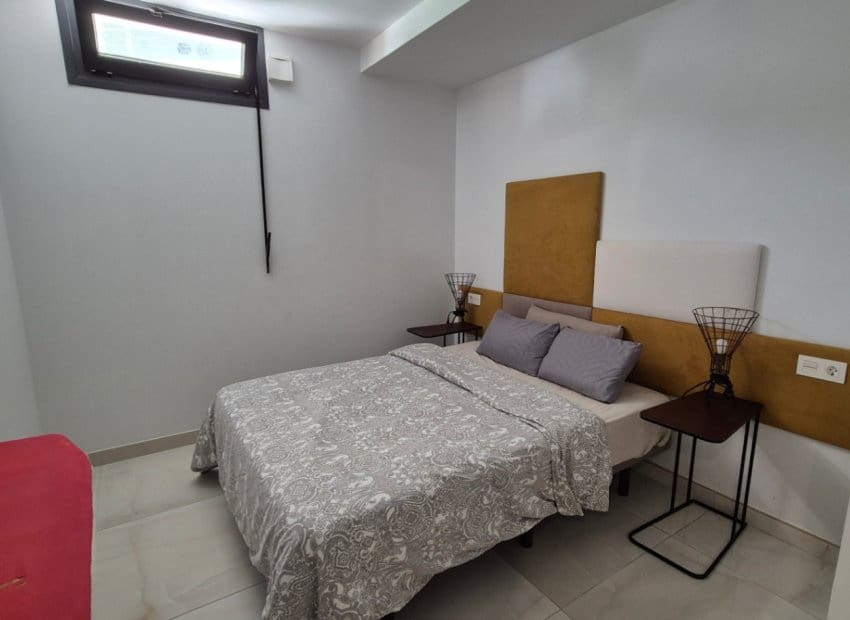 4 makuuhuone Huvila myytävänä paikassa Torrevieja mukana uima-altaan - 785 000 € (Ref: 9987256)
