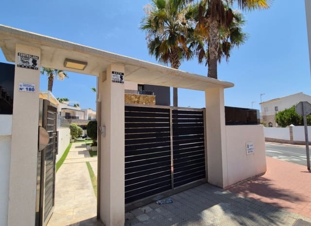 4 soverom Villa til salgs i Playa de los Locos, Torrevieja med svømmebasseng - € 785 000 (Ref: 9987256)