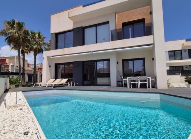 4 soverom Villa til salgs i Playa de los Locos, Torrevieja med svømmebasseng - € 785 000 (Ref: 9987256)