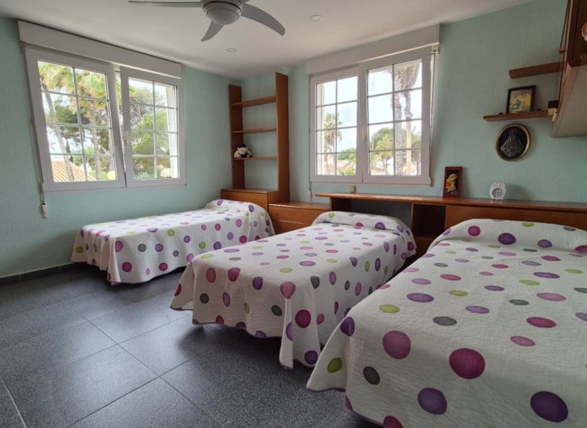 Chalet de 7 habitaciones en Orihuela Costa en venta con piscina - 1.490.000 € (Ref: 9987258)