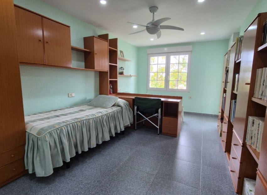 Chalet de 7 habitaciones en Orihuela Costa en venta con piscina - 1.490.000 € (Ref: 9987258)