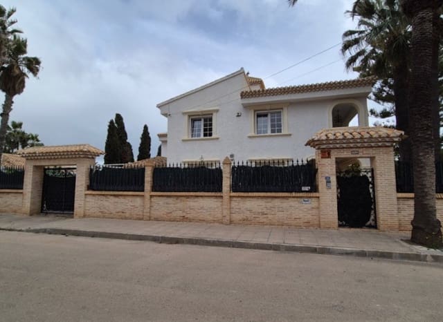 Chalet de 7 habitaciones en Cabo Roig, Orihuela en venta con piscina - 1.490.000 € (Ref: 9987258)