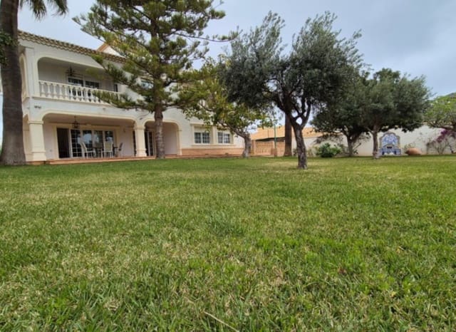 Chalet de 7 habitaciones en Cabo Roig, Orihuela en venta con piscina - 1.490.000 € (Ref: 9987258)