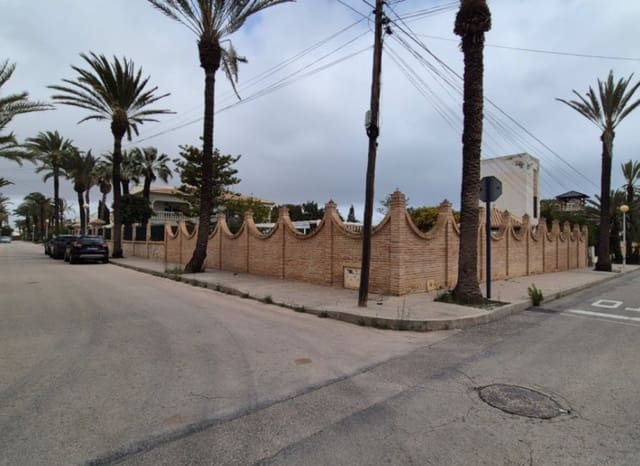 Chalet de 7 habitaciones en Cabo Roig, Orihuela en venta con piscina - 1.490.000 € (Ref: 9987258)