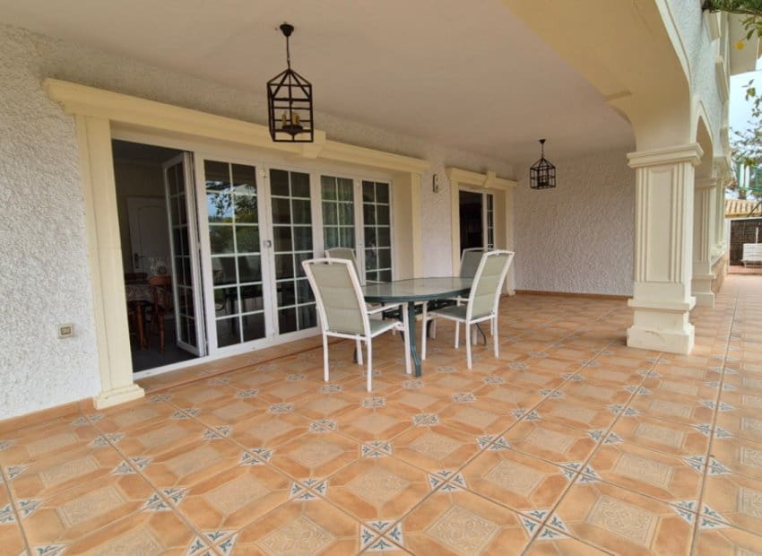 Chalet de 7 habitaciones en Orihuela Costa en venta con piscina - 1.490.000 € (Ref: 9987258)