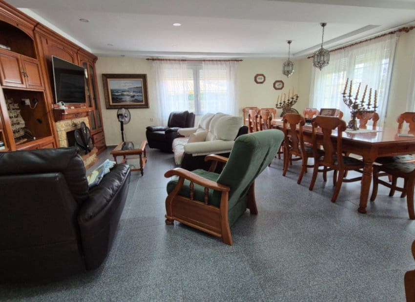 Chalet de 7 habitaciones en Orihuela Costa en venta con piscina - 1.490.000 € (Ref: 9987258)