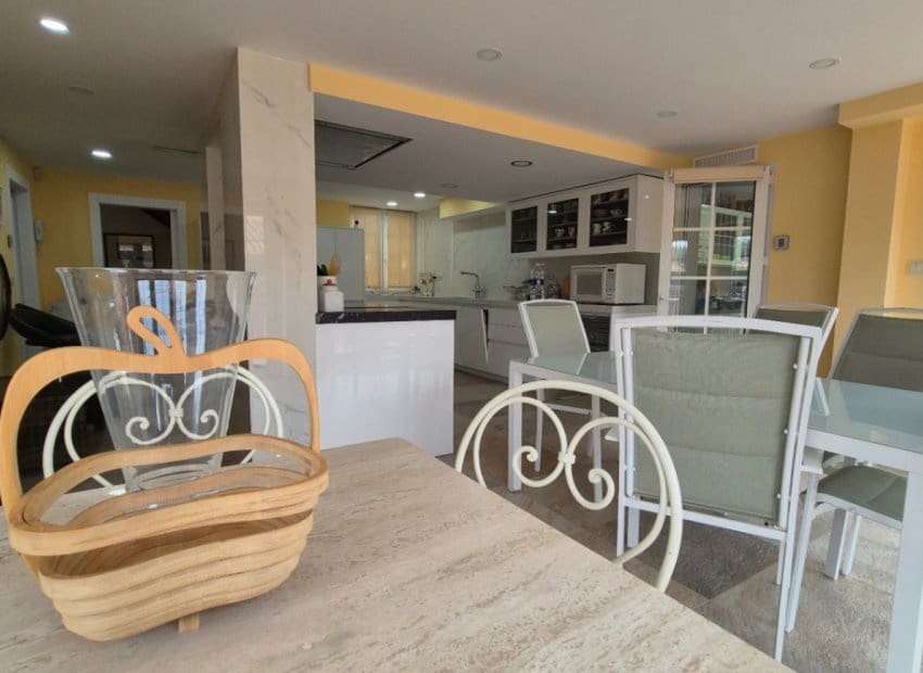 Chalet de 7 habitaciones en Orihuela Costa en venta con piscina - 1.490.000 € (Ref: 9987258)