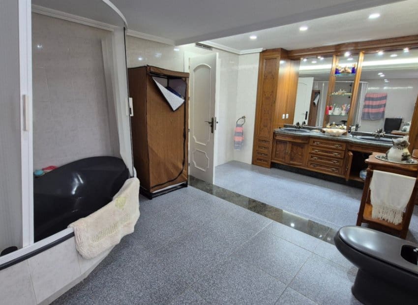 Chalet de 7 habitaciones en Orihuela Costa en venta con piscina - 1.490.000 € (Ref: 9987258)