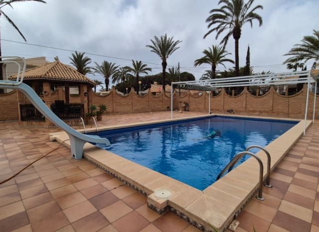 Chalet de 7 habitaciones en Cabo Roig, Orihuela en venta con piscina - 1.490.000 € (Ref: 9987258)