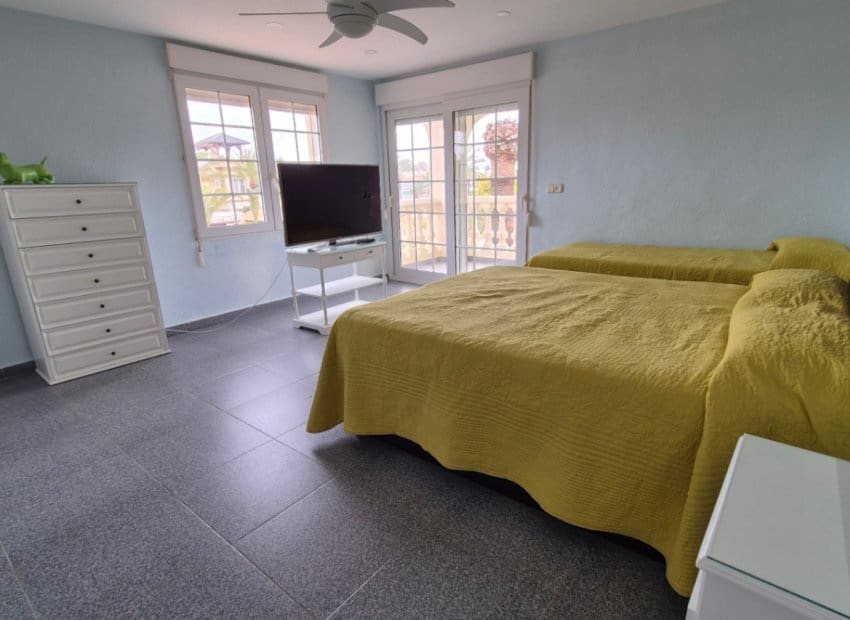 Chalet de 7 habitaciones en Orihuela Costa en venta con piscina - 1.490.000 € (Ref: 9987258)