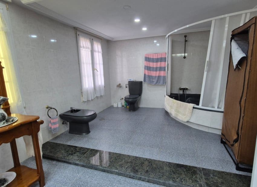Chalet de 7 habitaciones en Orihuela Costa en venta con piscina - 1.490.000 € (Ref: 9987258)
