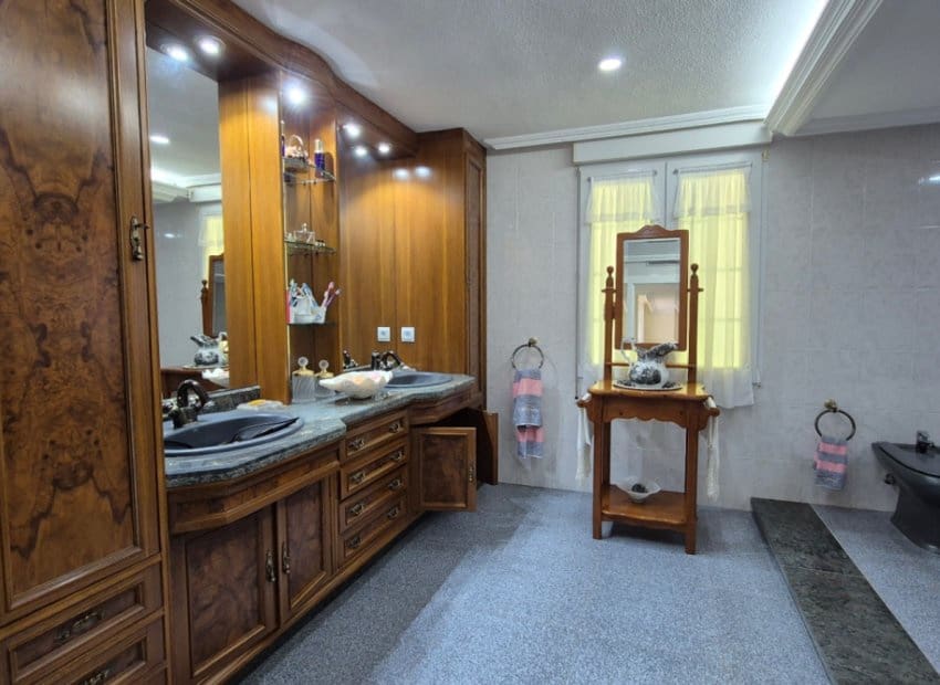 Chalet de 7 habitaciones en Orihuela Costa en venta con piscina - 1.490.000 € (Ref: 9987258)