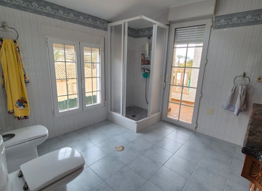 Chalet de 7 habitaciones en Orihuela Costa en venta con piscina - 1.490.000 € (Ref: 9987258)