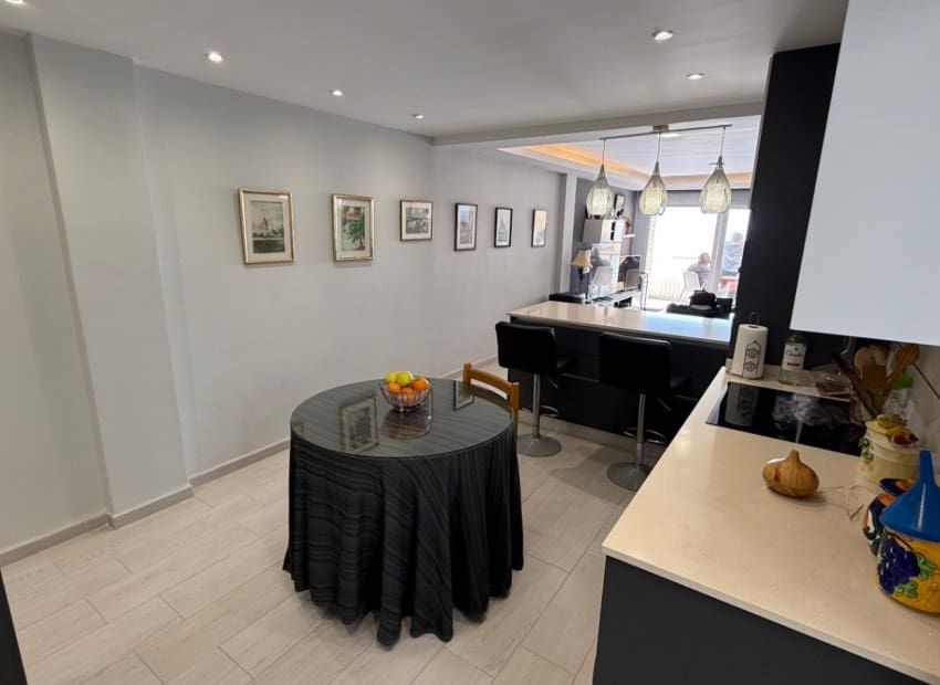 3 slaapkamer Appartement te koop in Torrevieja - € 329.000 (Ref: 9987259)