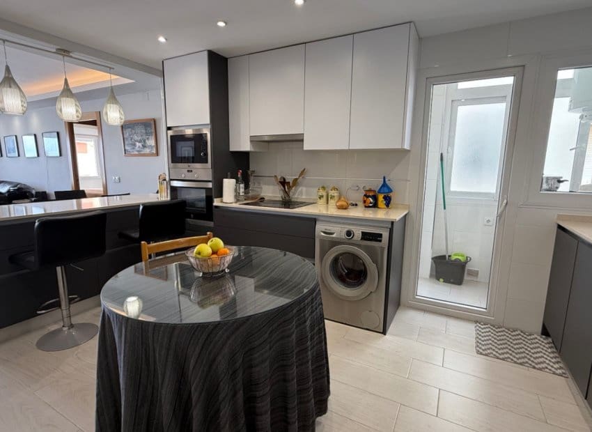 3 slaapkamer Appartement te koop in Torrevieja - € 329.000 (Ref: 9987259)