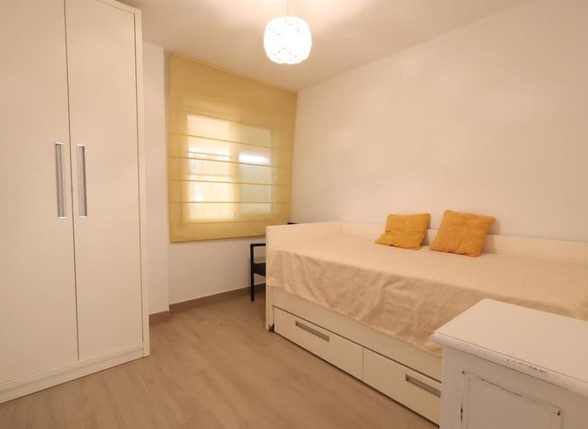 3 Zimmer Apartment zu verkaufen in Orihuela Costa mit Pool - 305.000 € (Ref: 9987261)