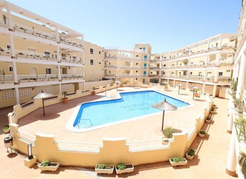 3 Zimmer Apartment zu verkaufen in Orihuela Costa mit Pool - 305.000 € (Ref: 9987261)
