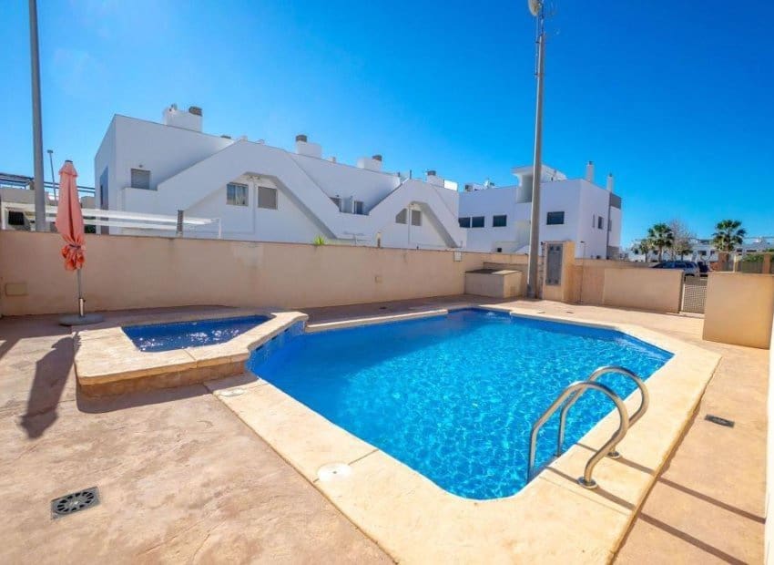 2 chambre Appartement à vendre à Torre de la Horadada avec piscine - 259 000 € (Ref: 9987262)