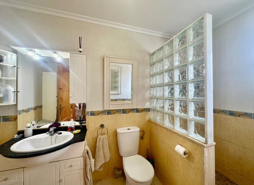 4 soveværelse Villa til salg i Catral med swimmingpool - € 375.000 (Ref: 9987267)