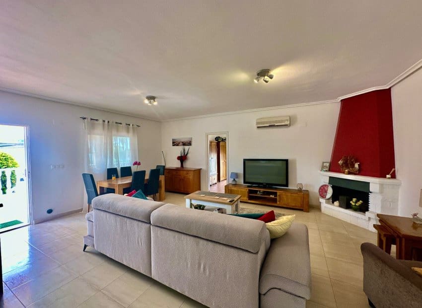 4 soveværelse Villa til salg i Catral med swimmingpool - € 375.000 (Ref: 9987267)