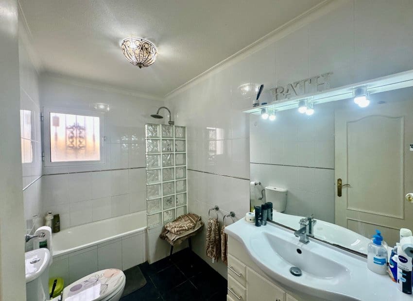 4 soveværelse Villa til salg i Catral med swimmingpool - € 375.000 (Ref: 9987267)