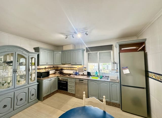 4 soveværelse Villa til salg i Catral med swimmingpool - € 375.000 (Ref: 9987267)