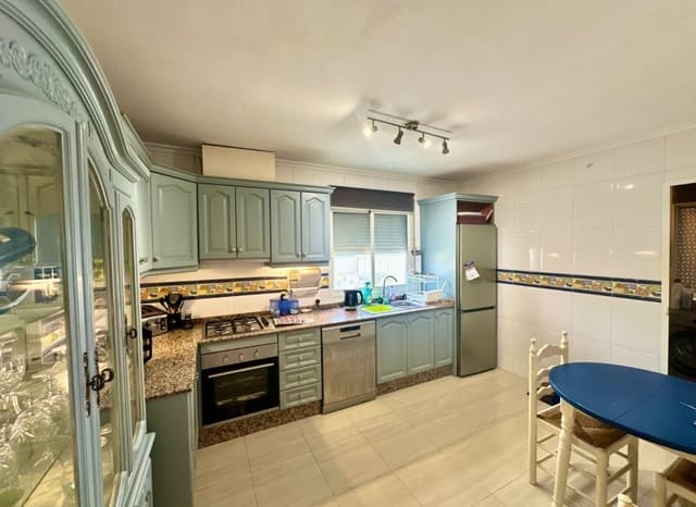 4 soveværelse Villa til salg i Catral med swimmingpool - € 375.000 (Ref: 9987267)