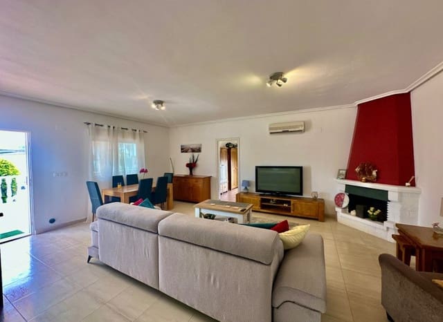 4 soveværelse Villa til salg i Catral med swimmingpool - € 375.000 (Ref: 9987267)