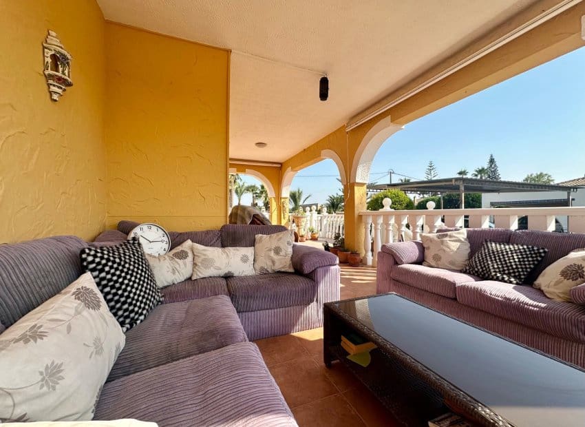 4 soveværelse Villa til salg i Catral med swimmingpool - € 375.000 (Ref: 9987267)