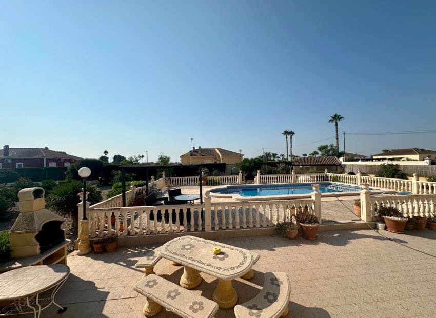 4 soveværelse Villa til salg i Catral med swimmingpool - € 375.000 (Ref: 9987267)