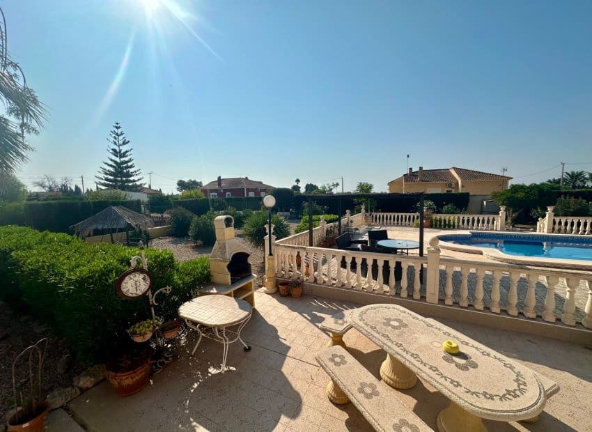 4 soveværelse Villa til salg i Catral med swimmingpool - € 375.000 (Ref: 9987267)