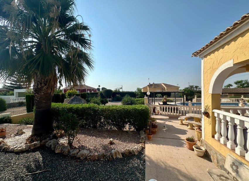 4 soveværelse Villa til salg i Catral med swimmingpool - € 375.000 (Ref: 9987267)