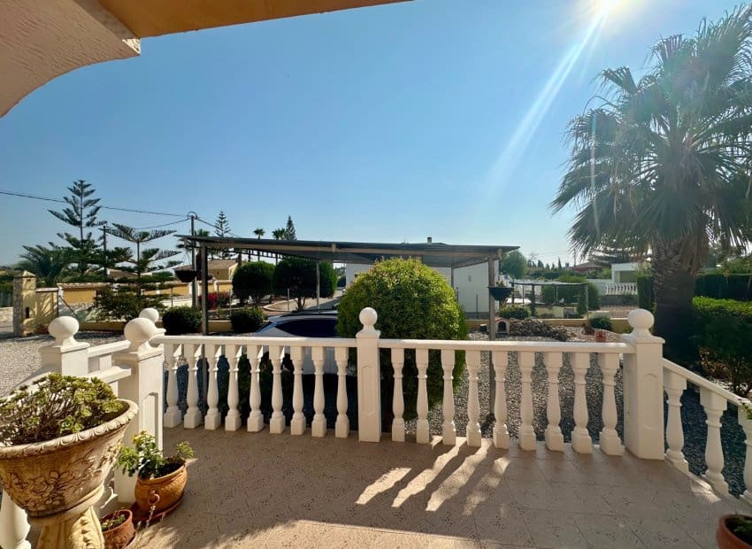 4 soveværelse Villa til salg i Catral med swimmingpool - € 375.000 (Ref: 9987267)