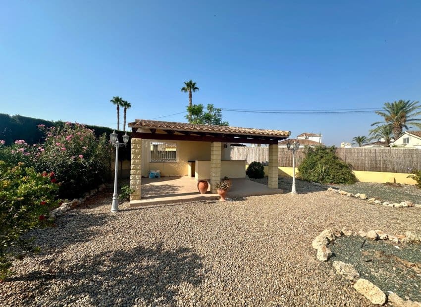 4 soveværelse Villa til salg i Catral med swimmingpool - € 375.000 (Ref: 9987267)