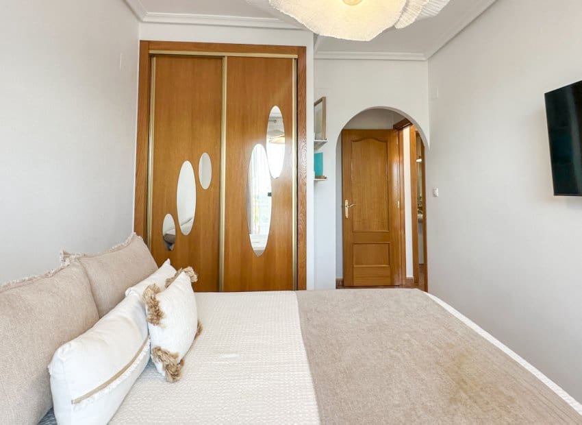 2 soverom Leilighet til salgs i Guardamar del Segura med svømmebasseng - € 215 000 (Ref: 9991505)