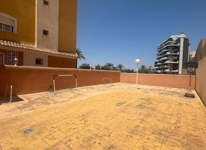 2 soverom Leilighet til salgs i Guardamar del Segura med svømmebasseng - € 215 000 (Ref: 9991505)