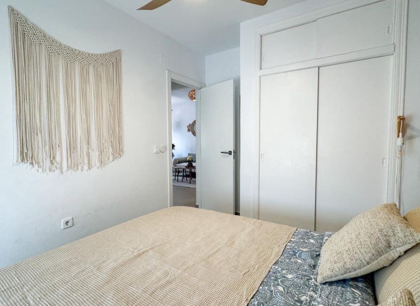 2 sovrum Lägenhet till salu i Playa Flamenca med pool - 198 000 € (Ref: 9991506)
