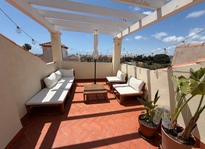 2 sovrum Lägenhet till salu i Playa Flamenca med pool - 198 000 € (Ref: 9991506)