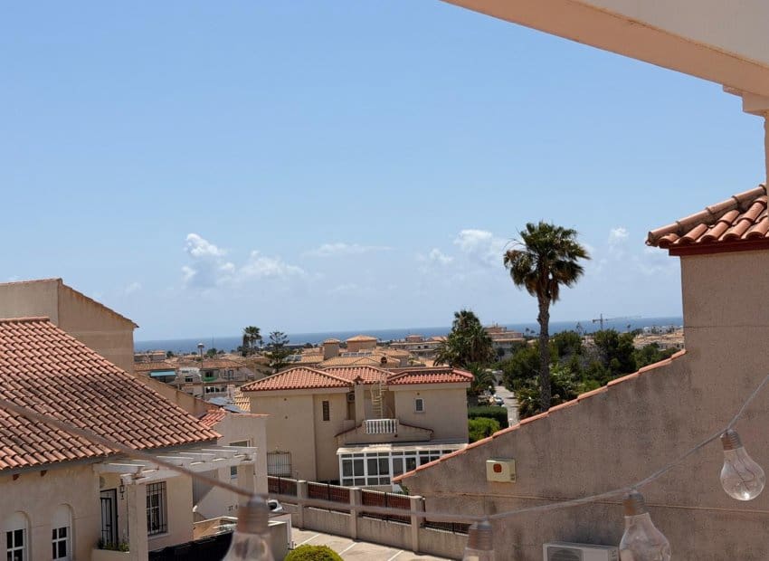 2 sovrum Lägenhet till salu i Playa Flamenca med pool - 198 000 € (Ref: 9991506)