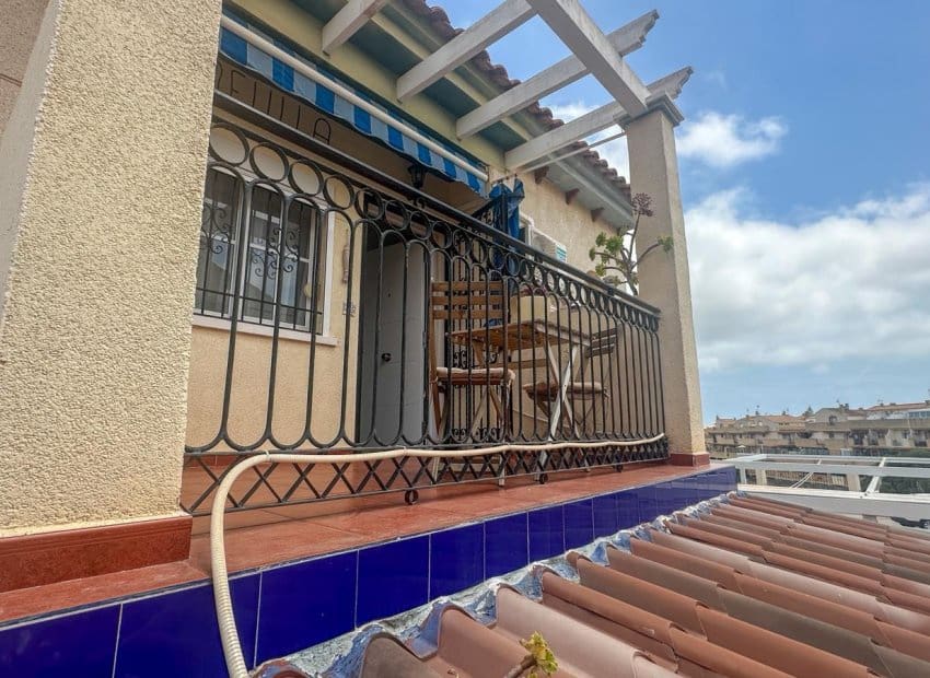 2 sovrum Lägenhet till salu i Playa Flamenca med pool - 198 000 € (Ref: 9991506)
