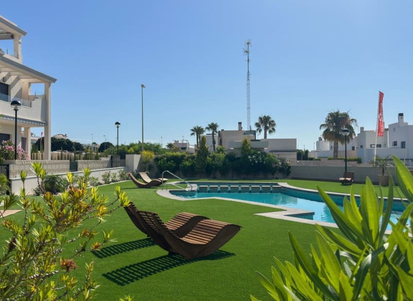 2 slaapkamer Appartement te koop in Ciudad Quesada - € 359.000 (Ref: 9991507)