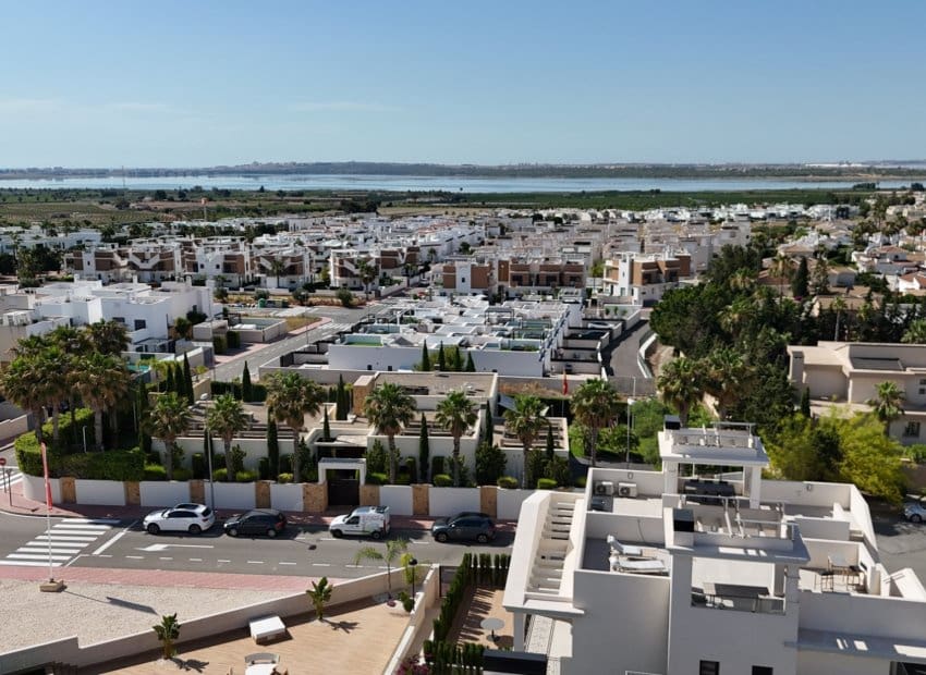 2 slaapkamer Appartement te koop in Ciudad Quesada - € 359.000 (Ref: 9991507)