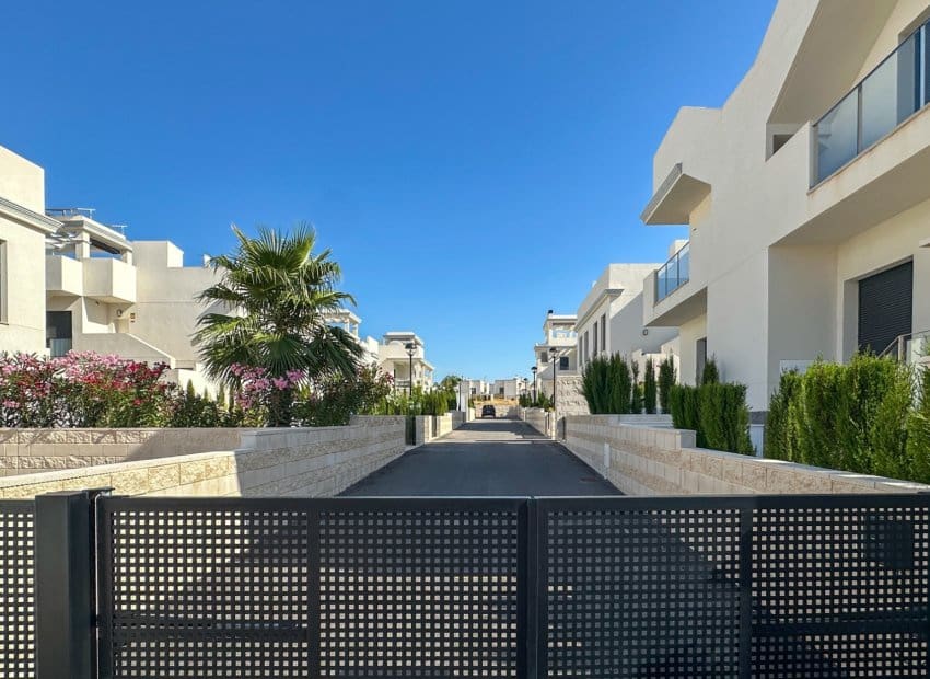 2 slaapkamer Appartement te koop in Ciudad Quesada - € 359.000 (Ref: 9991507)