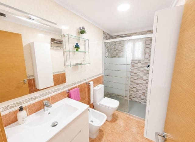 2 bedroom Apartment for sale in Antonio Machado, Torrevieja with pool - € 135,000 (Ref: 9991509)