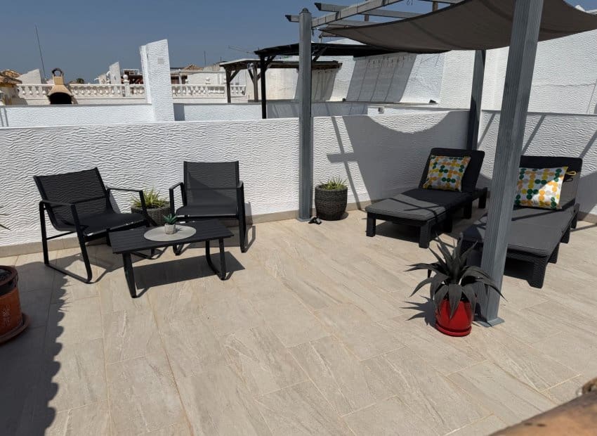 2 sovrum Lägenhet till salu i Entre Naranjos med pool - 150 000 € (Ref: 9991511)