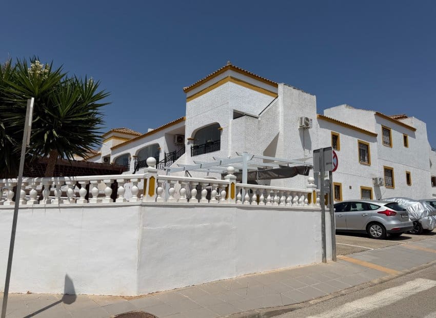 2 sovrum Lägenhet till salu i Entre Naranjos med pool - 150 000 € (Ref: 9991511)