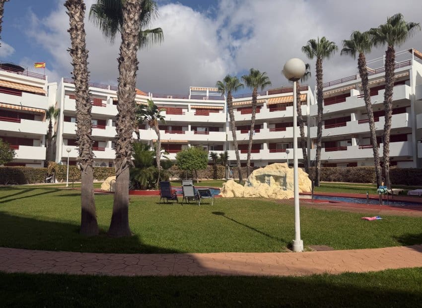 3 soverom Leilighet til salgs i Playa Flamenca med svømmebasseng - € 259 900 (Ref: 9991513)