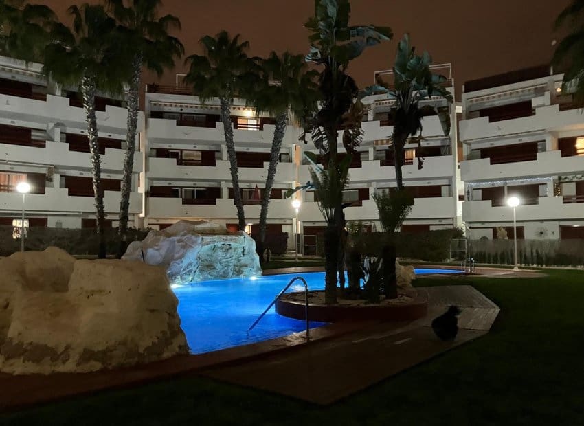 3 soverom Leilighet til salgs i Playa Flamenca med svømmebasseng - € 259 900 (Ref: 9991513)